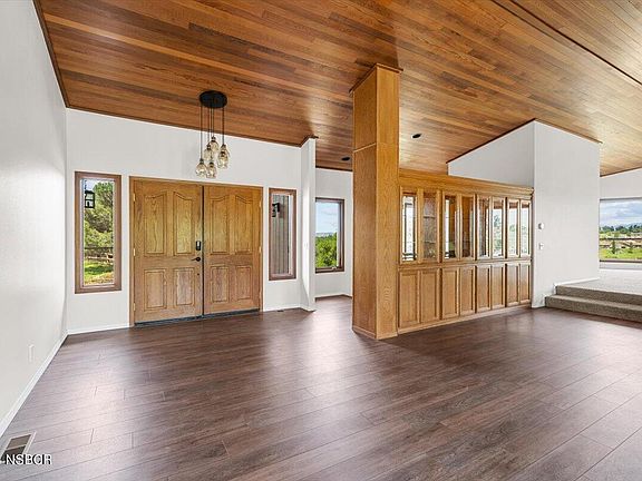3rd image of 170 Oakhurst Ct