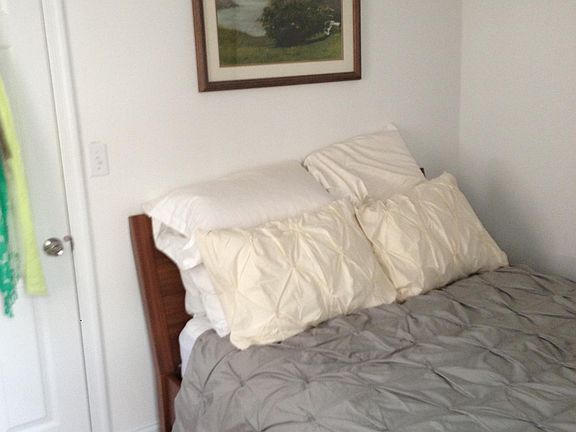 5th image of 1427 Fitzwater St APT 2R