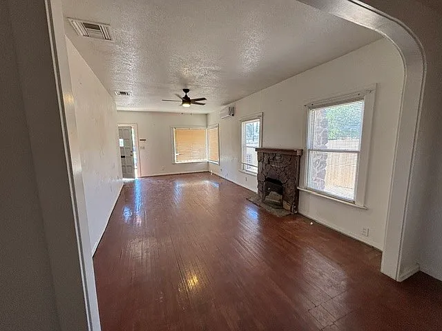 914A Grandview Ave — Photo 8