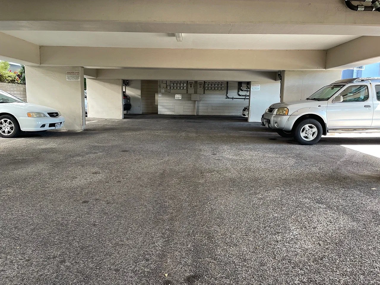 2 bed, 748 sqft, $2,400 — Photo 2