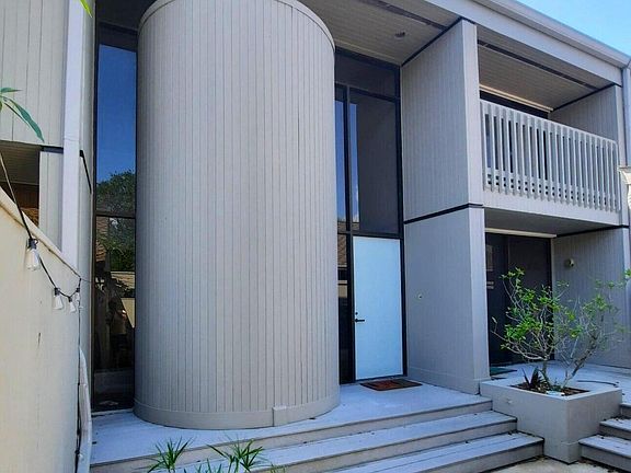 3rd image of 362 Aquarina Blvd
