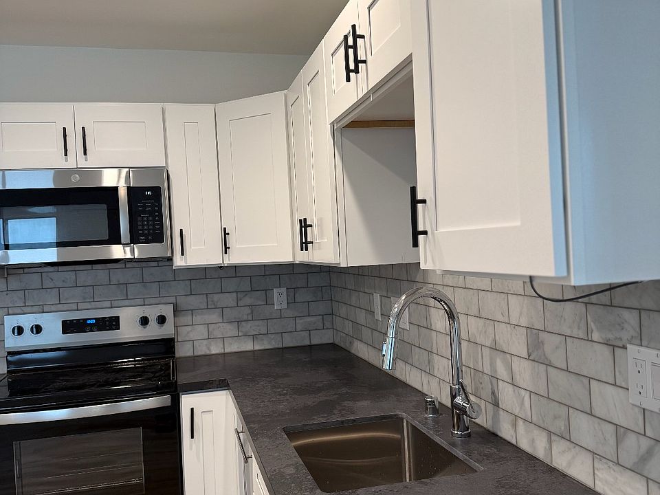 2nd image of 3670 Reynard Way #E