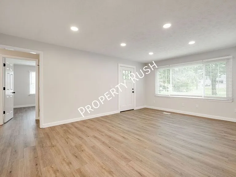 1524 Happy Valley Rd — Photo 5