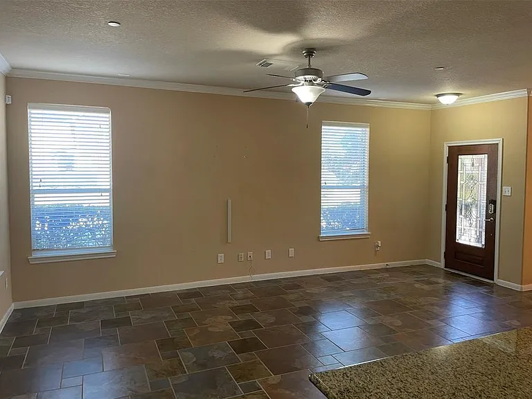 15 Innerwoods Pl — Photo 5