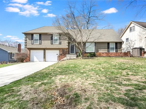 9742 Larsen St, Overland Park, KS 66214