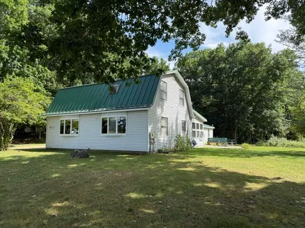 9751 W Howard City Edmore Rd, Lakeview, MI 48850