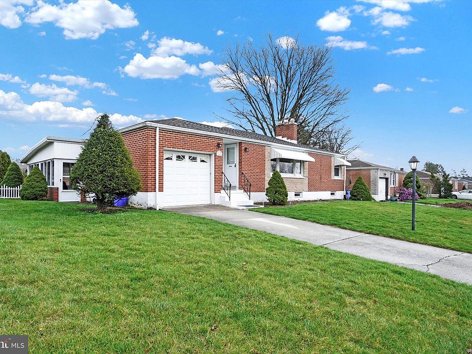 2747 Clearbrook Blvd, York, PA 17406 Zillow