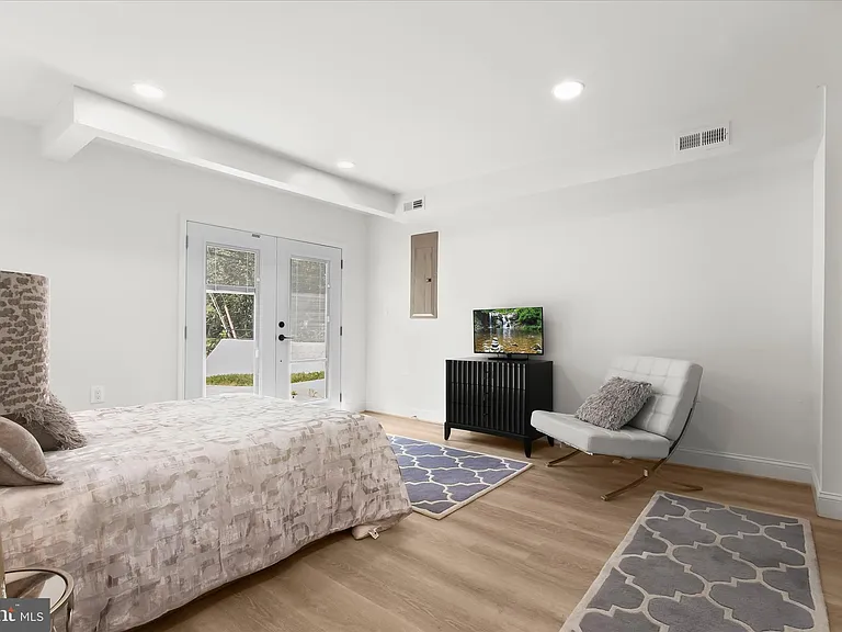 402 Elm Ave — Photo 25
