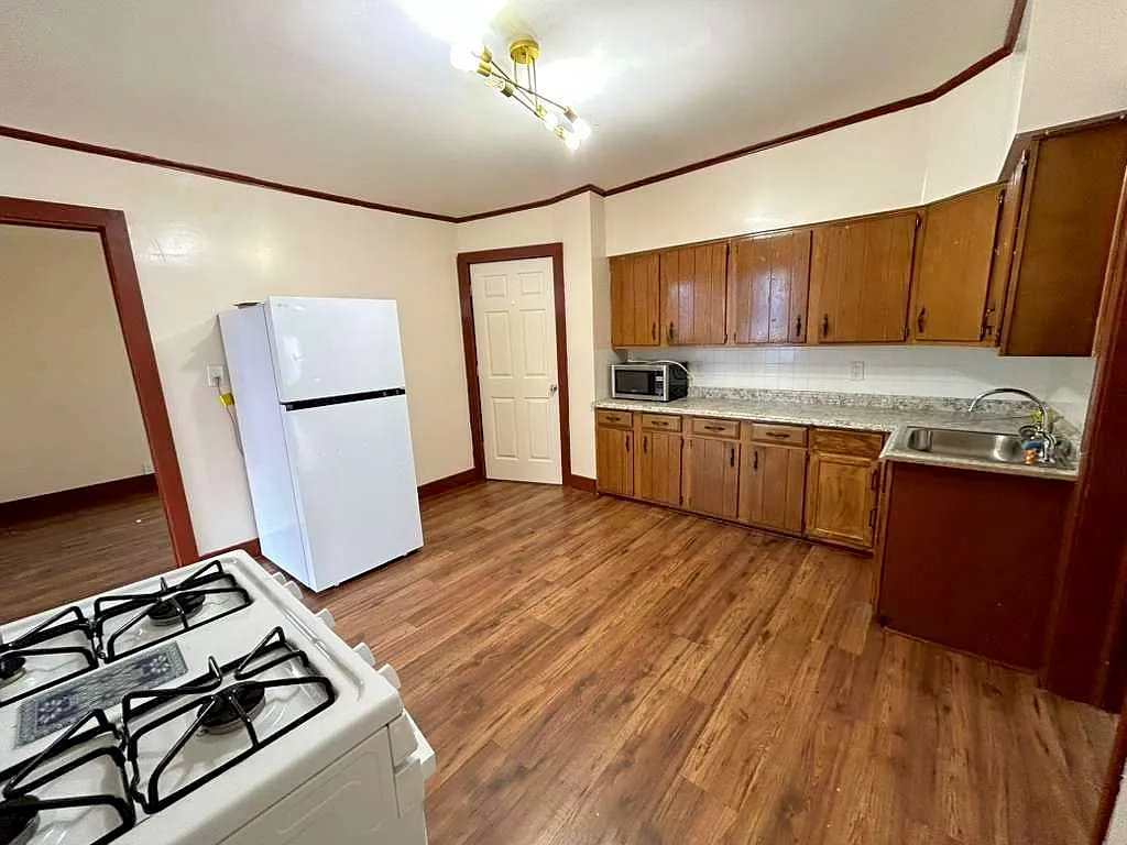 Building Photo - 102 Wildwood Pl #1