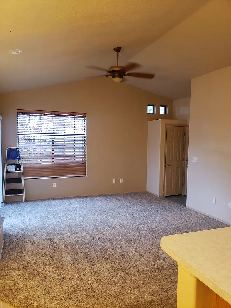 Northwoods Condo - 2 bed / 1 bath with assigned parking — Photo 3