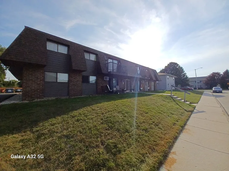 1025 Willow Ave — Photo 40