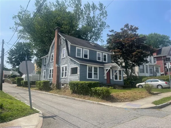 16 School Street, New London, CT 06320