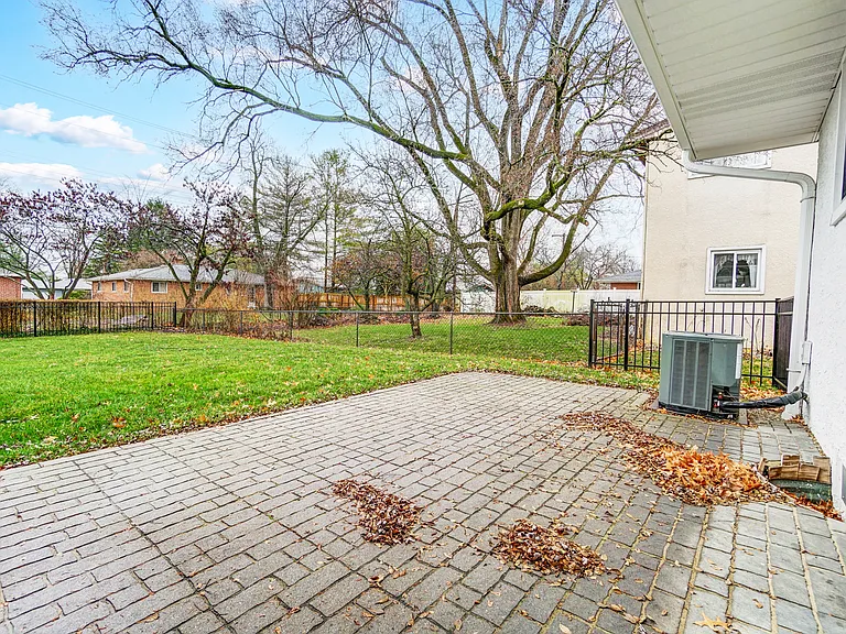 3592 Delamere Ave — Photo 37