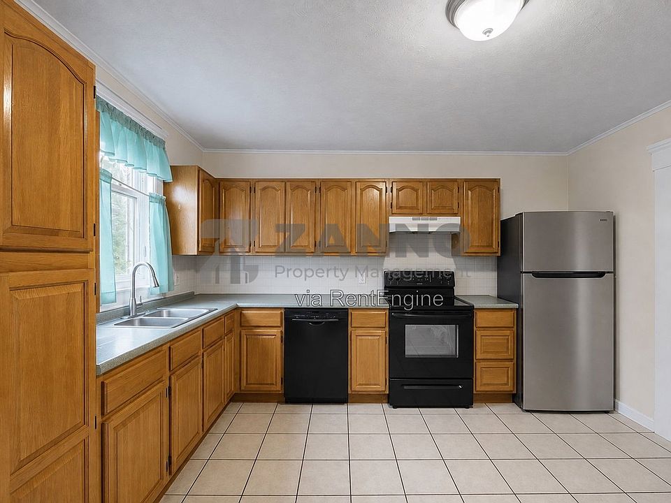 1st image of 535 Washington St Unit 3