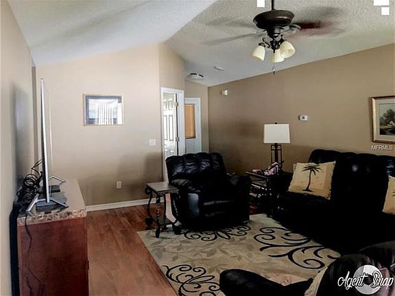 5th image of 1601 Poinsettia Way
