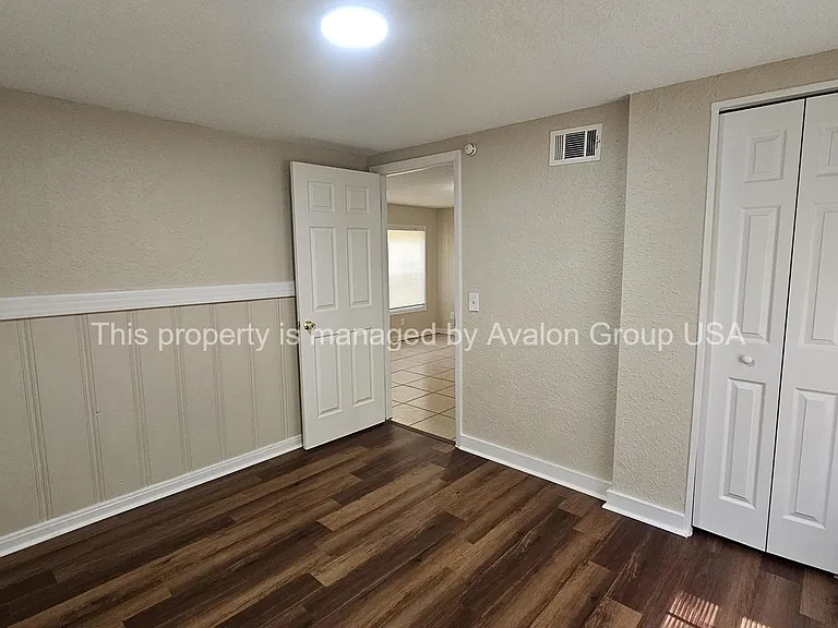 9831 Ridge Blvd — Photo 16