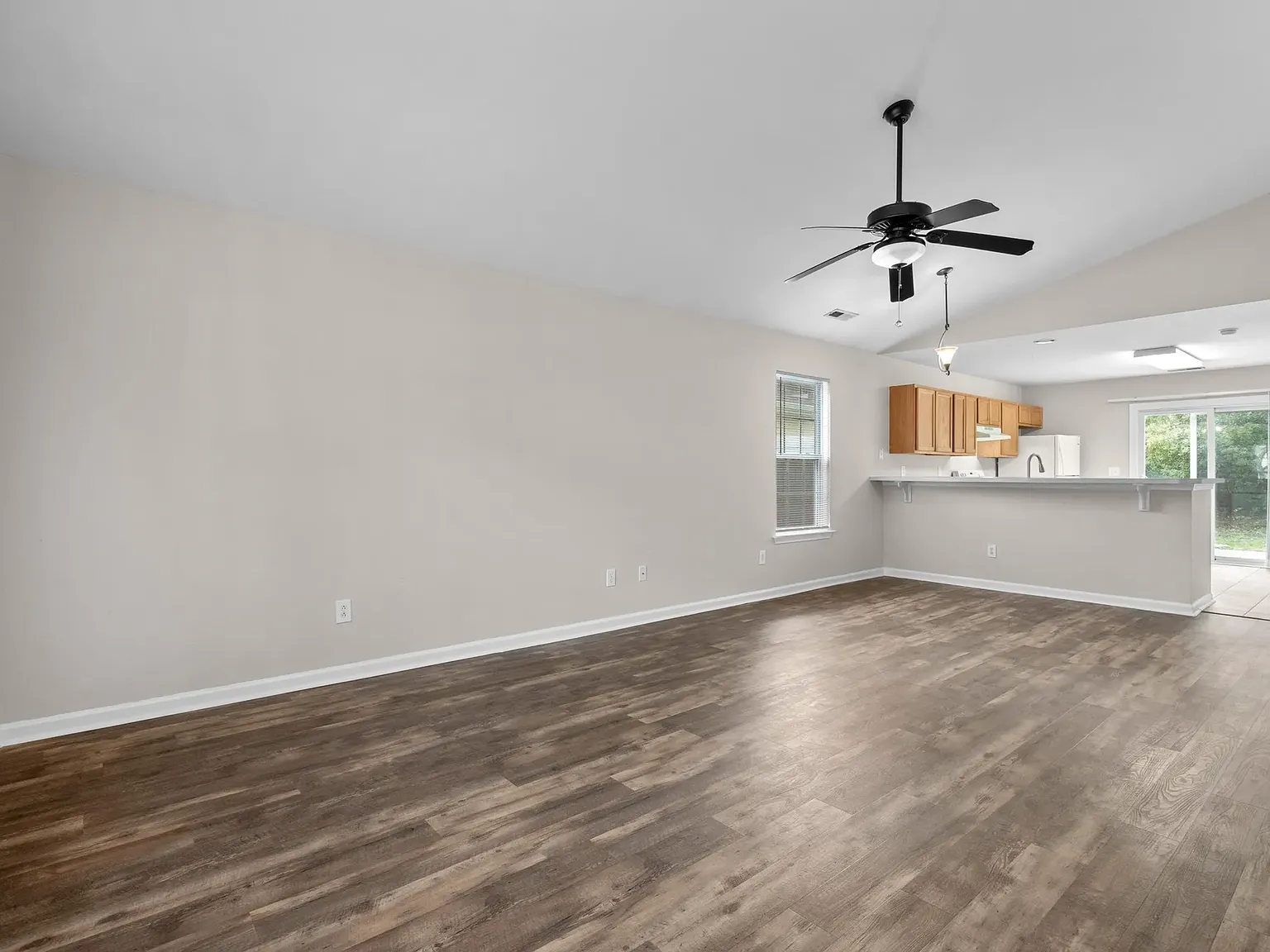 3 bed, 1218 sqft, $1,750 — Photo 4