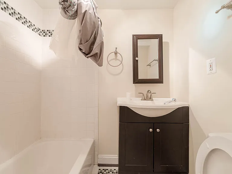 3424 13th St NW #B — Photo 8