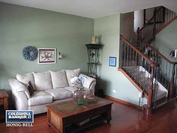 4th image of 332 Foxford Dr
