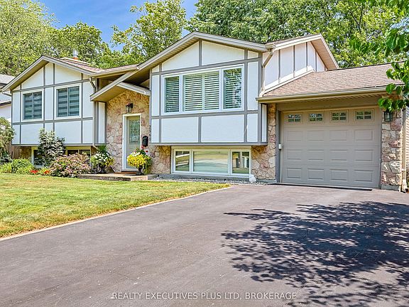 5th image of 2560 Lepp Ave
