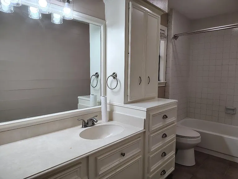 2823 Whitman Dr — Photo 23