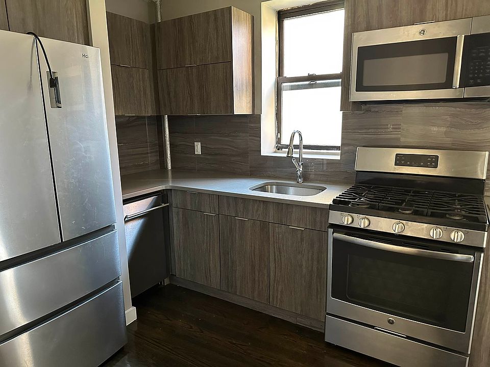 1st image of 328 E 106th St APT 6
