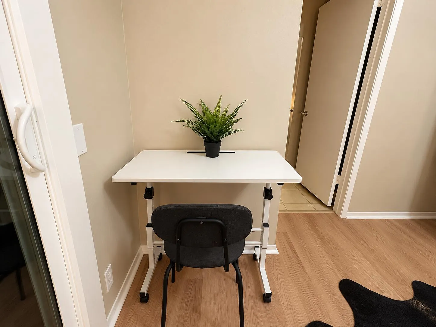 1 bed, 1.0 bath, 1700 sqft, $2,269 — Photo 3