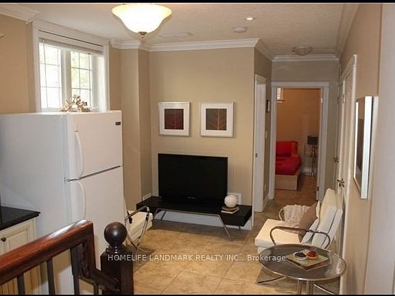 4th image of 202 BC Finch Ave E