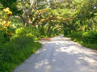 935 Riomar Dr, Vero Beach, FL 32963