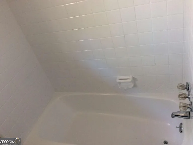 80 Homestead Pl — Photo 15