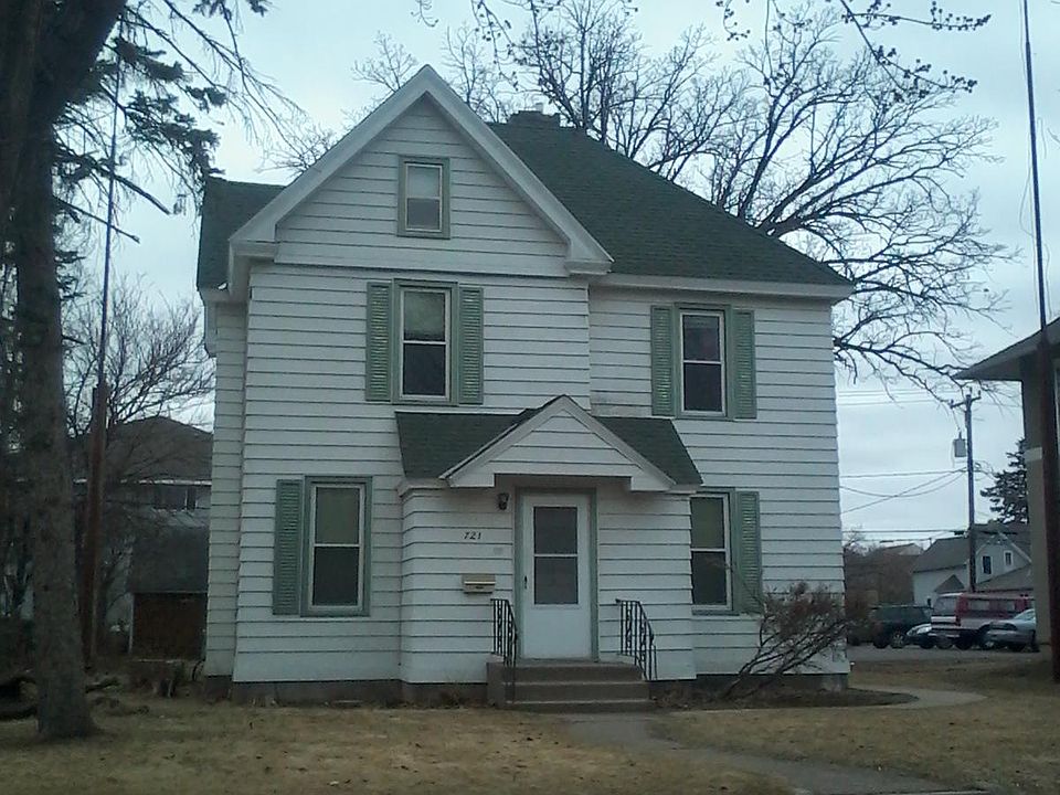 1st image of 721 6th Ave S