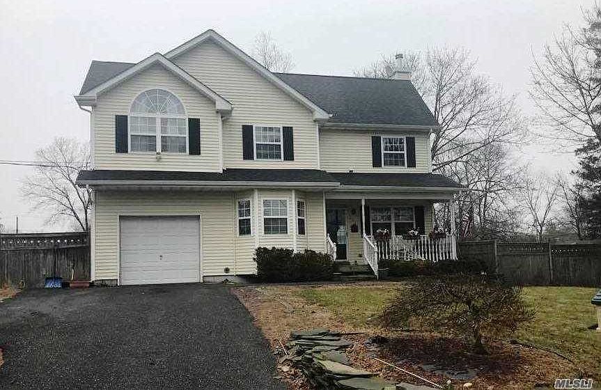 2nd image of 111 Dahlia Dr
