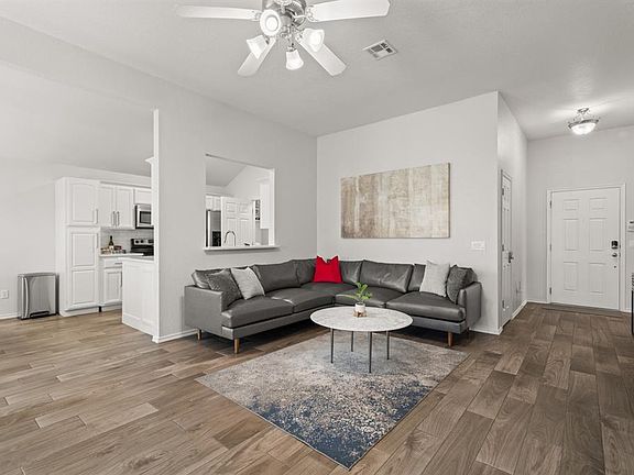 5th image of 417 SW 39th St