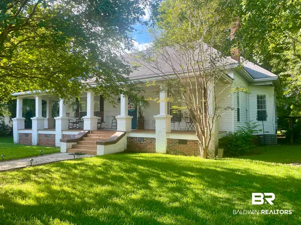 325 E Horner St, Atmore, AL 36502