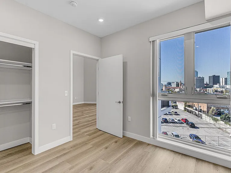 825 Coronado-Building — Photo 109