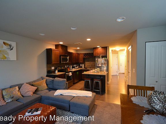 4th image of 1215 S 15th St #B