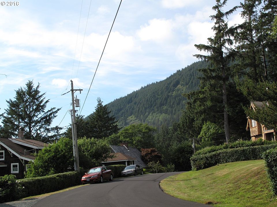2nd image of Fourth St