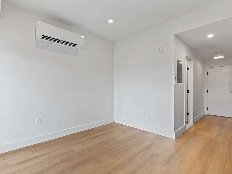 113 Ives Street — Photo 12