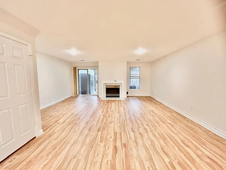 1803 Staley Manor Dr — Photo 39