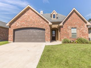 207 Cedar Grv, Youngsville, LA 70592