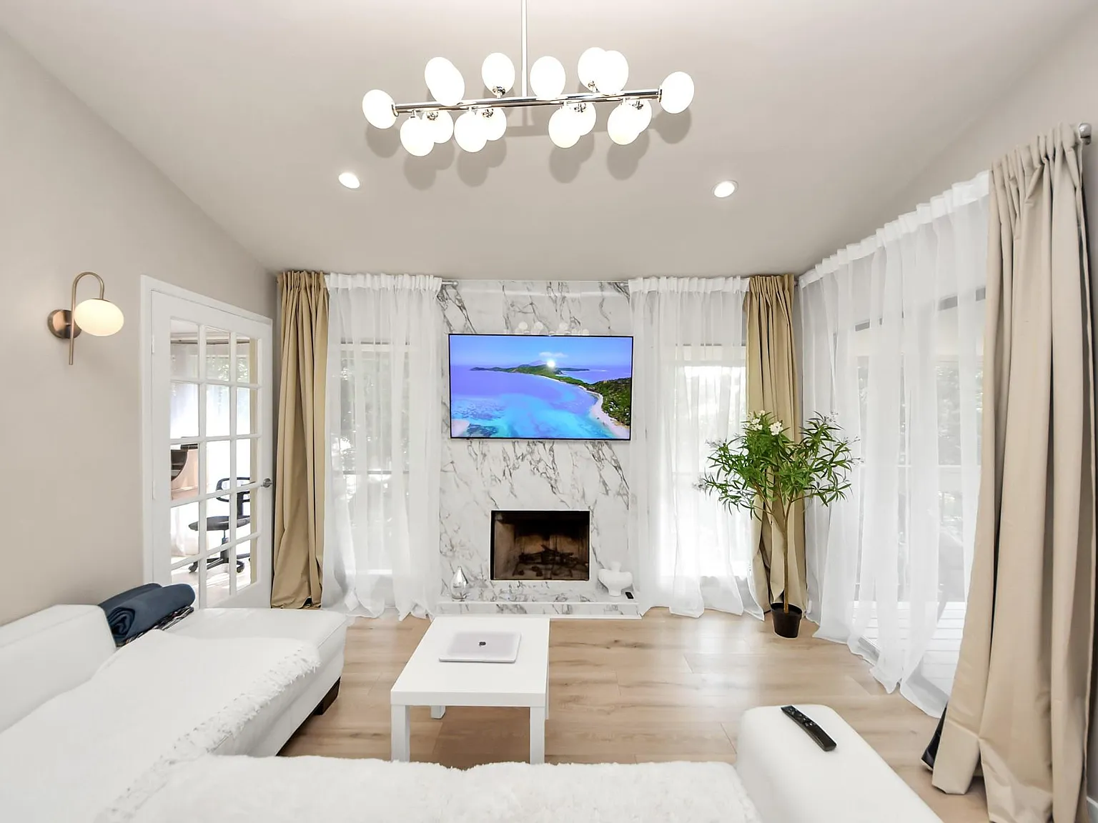 1 bed, 1.0 bath, 987 sqft, $1,650 — Photo 1