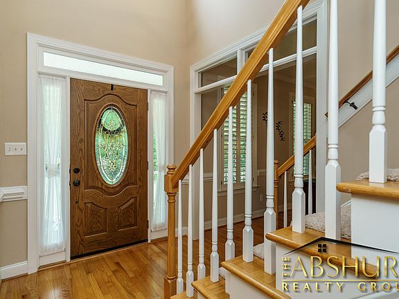 2 story entrance foyer
