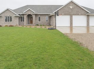 2006 Hickory Rd, De Pere, WI 54115