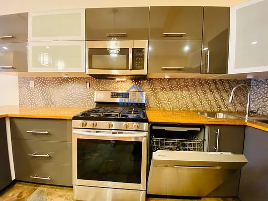 Rented by Blue Egg Realty Corp | media 7