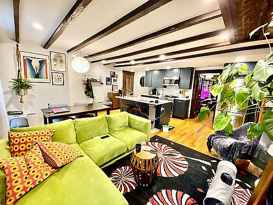 3rd image of 238 Saint James Pl APT 1