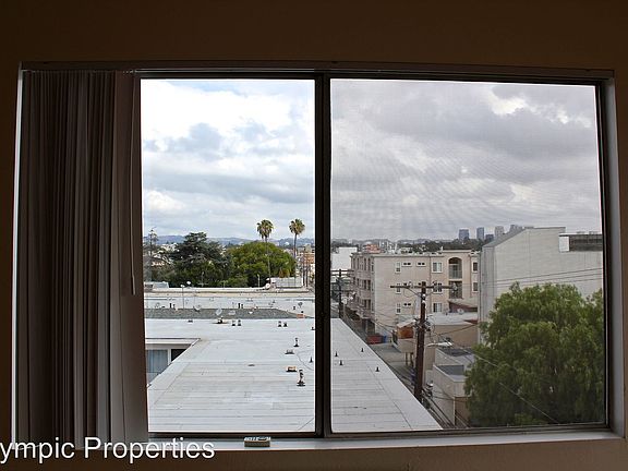 4th image of 3746 Mentone Ave APT 405