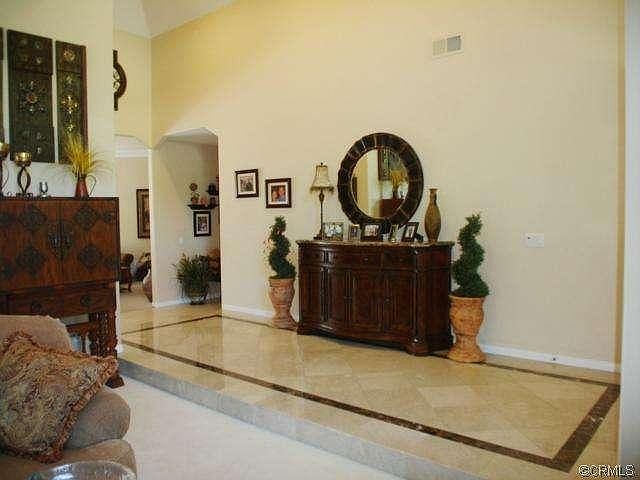 1st image of 430 E Nicole Ct