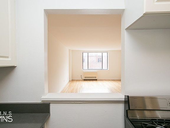 4th image of 344 E 63rd St APT 6C