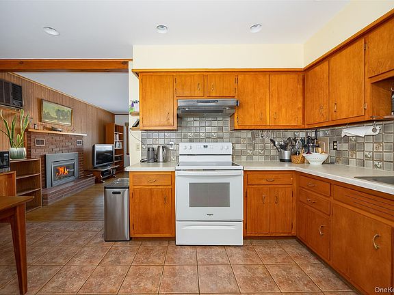 5th image of 563 Spring Lake Road