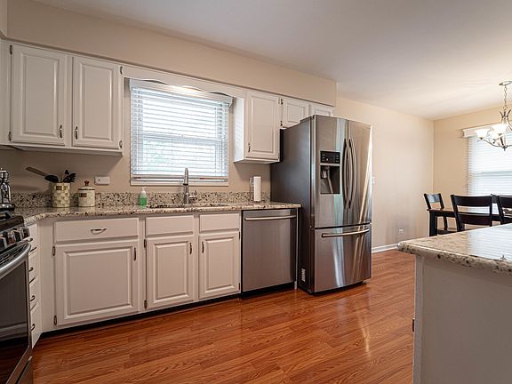 5th image of 525 Calduto Cir